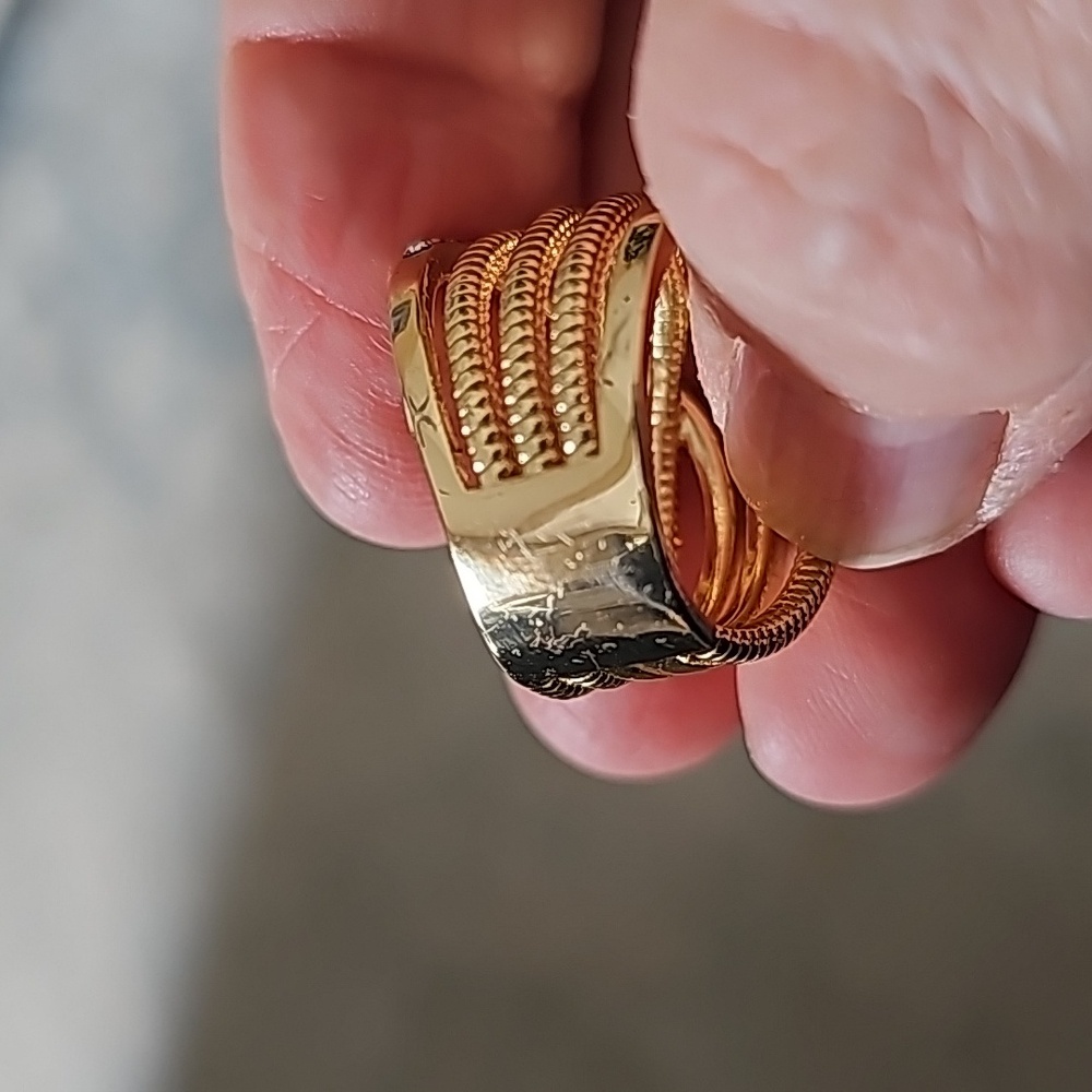 Pav'e Crystal Rope Ring - Picture 3 of 6